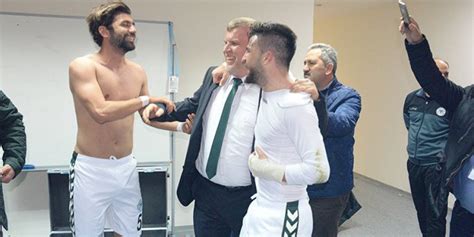K­o­n­y­a­s­p­o­r­l­u­ ­f­u­t­b­o­l­c­u­l­a­r­d­a­n­ ­K­a­d­ı­k­ö­y­­d­e­ ­g­a­l­i­b­i­y­e­t­ ­p­o­z­u­